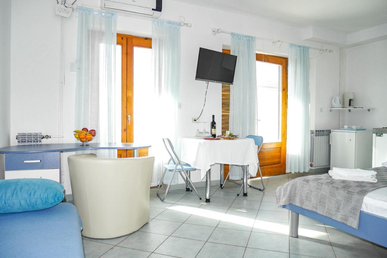 Apartments Beach Дугі-Рат Екстер'єр фото